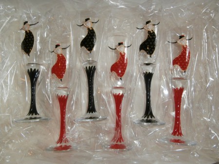 Flûtes twist Arlésiennes rouge/noir pieds peints 40e . Existe en verres à vin et verres à eau  38e
